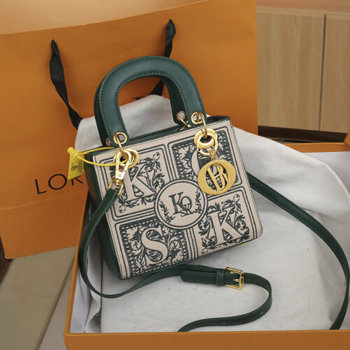 0cb3fb2b 7b01 4125 A55d Bde0176d28c3